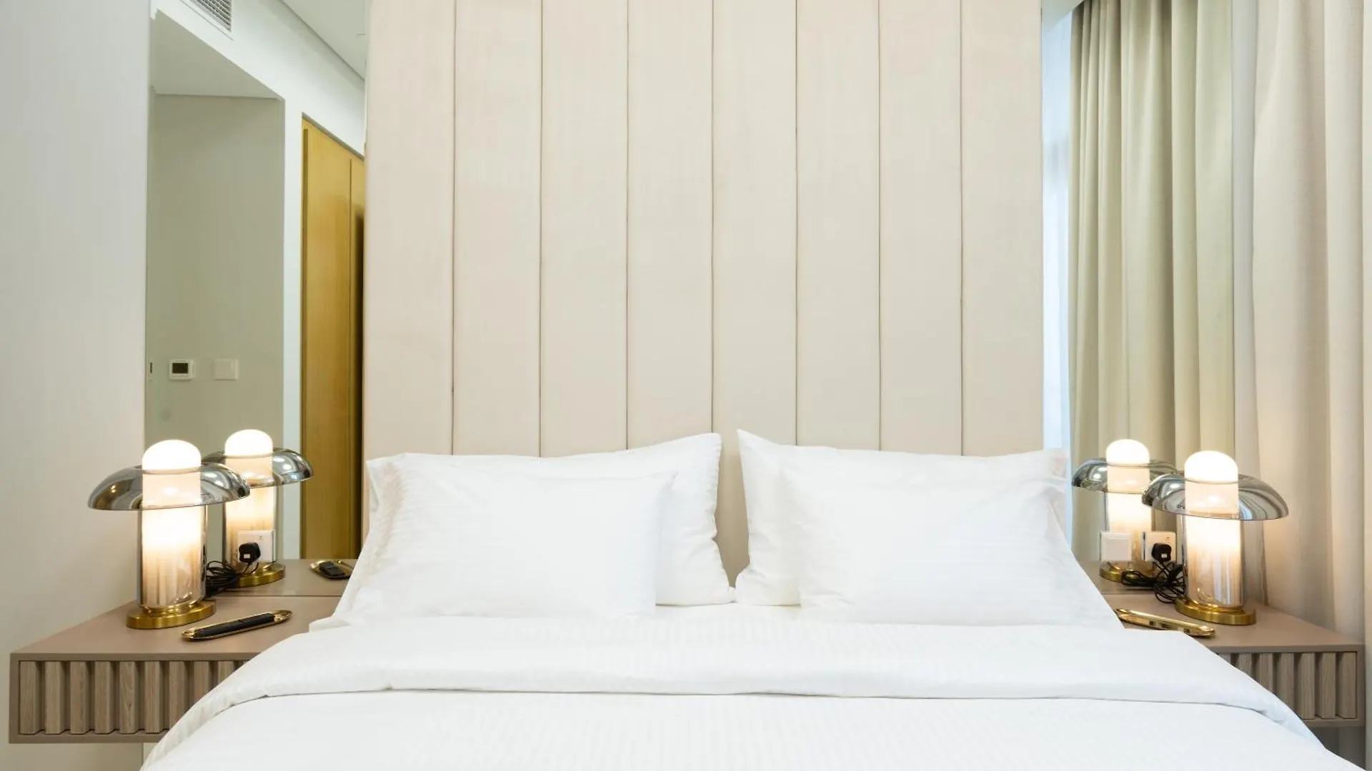 Keyrock Living - Elevated Luxury In Business Bay Apartment Dubai